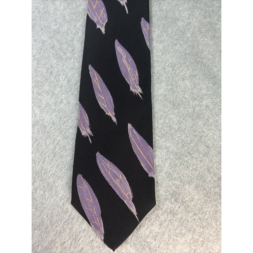 Hugo Boss Mens Silk Tie Black Purple Lavender Feather Leaf Made in Italy Wide